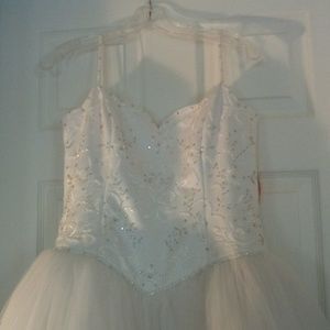 🆕 NWT Beautiful Wedding Gown W/Veil 👰 Size 14